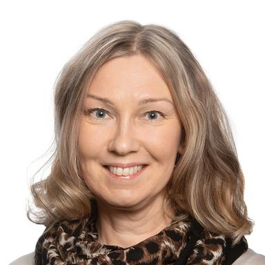 Hanna Ainiala, Lääketieteen tohtori — Pihlajalinna